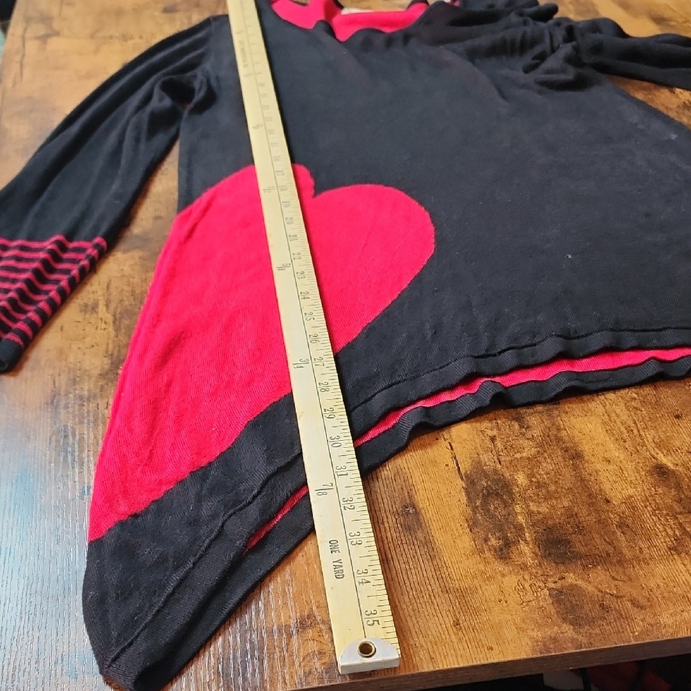 LIVE & LET LIVE | Stretchy Red Black Valentine's Sharkbite Tunic Sweater |‎ XL - Picture 8 of 10
